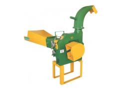 Ensiladeira Maqtron B614 M: Eficiência e Desempenho na Produção de Silagem