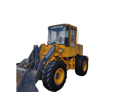 Pá Carregadeira Volvo L50D Usada: Potência e Confiabilidade em Operações de 9.4 Toneladas